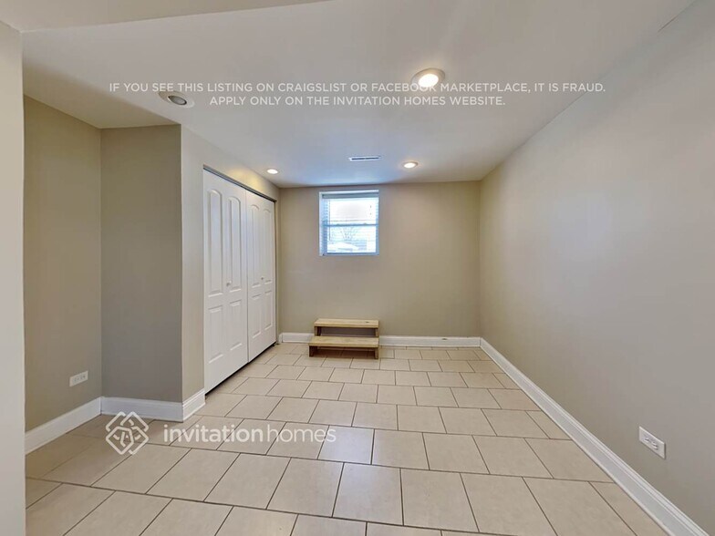 Building Photo - 107 N Cedar Ln