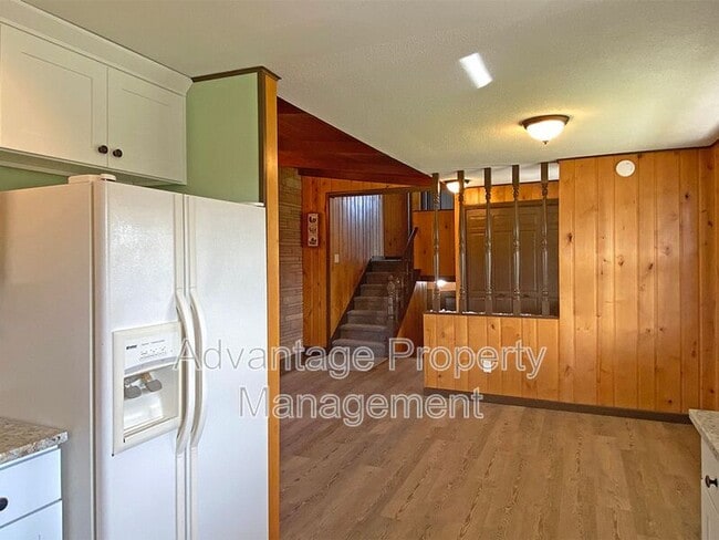 Building Photo - 1410 SE Powell Way