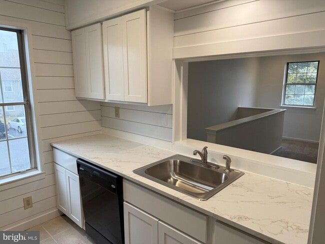 Building Photo - 1108 Aberdeen Ln