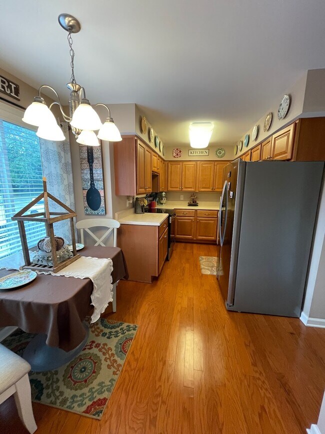 Kitchen - 4487 Post Pl