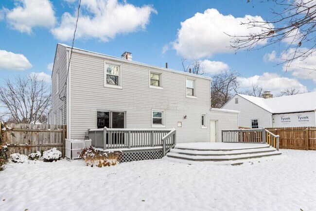 Building Photo - 2063 Inchcliff Rd