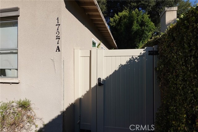 Building Photo - 1727 Hiawatha Dr