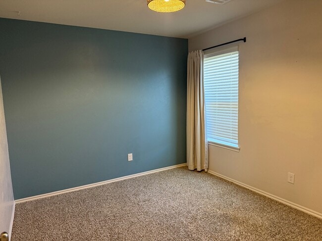 Building Photo - 11016 NW 100th St