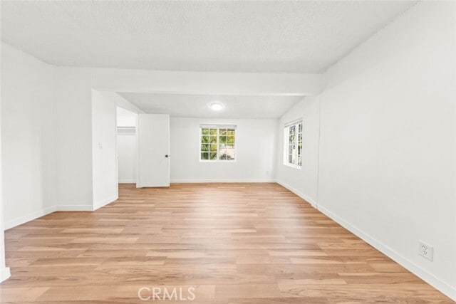 Building Photo - 19148 Saticoy St