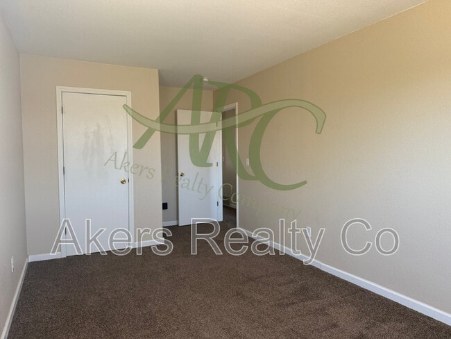 Building Photo - 277 W Coral Dr