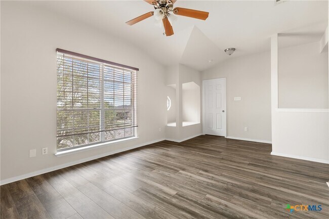 Building Photo - 6202 Bridgewood Dr