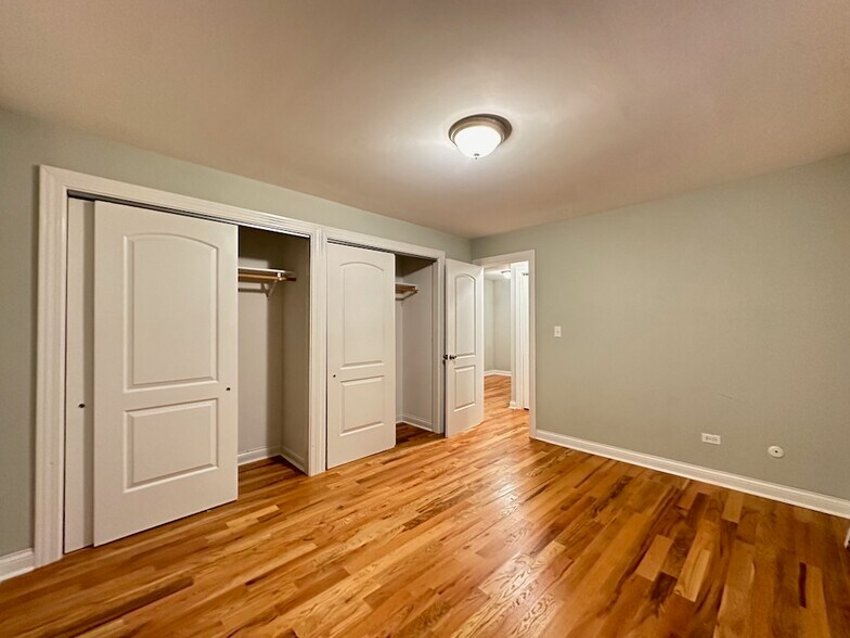 Building Photo - 701 Elm Pl