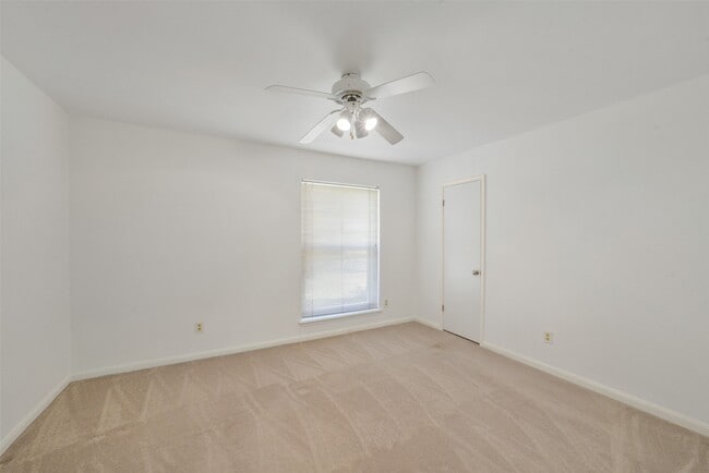 Building Photo - 8415 Braesdale Ln