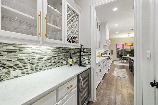 Building Photo - 306 Tempranillo Way