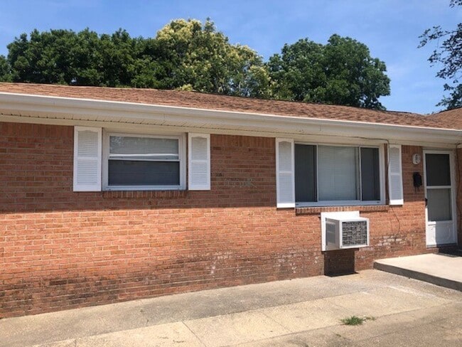 Building Photo - 1014 Woronoca Ave