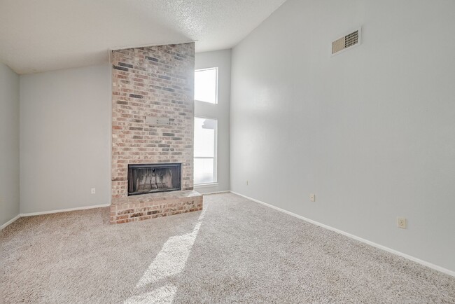 Building Photo - 614 Lillard Rd