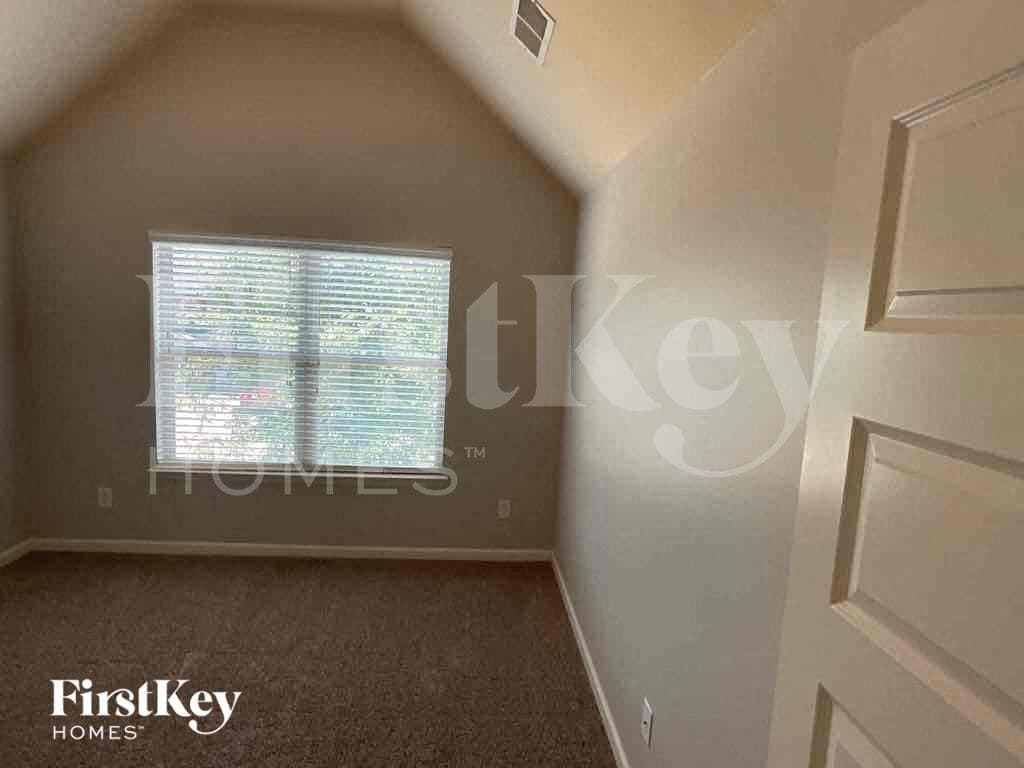 Building Photo - 624 Parkside Pl Dr