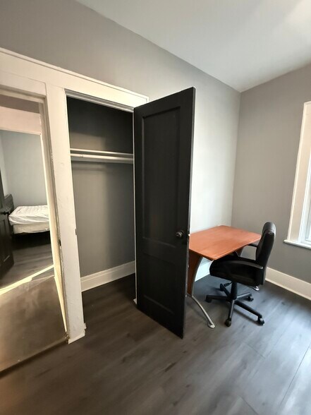 Building Photo - 1322 Madison St