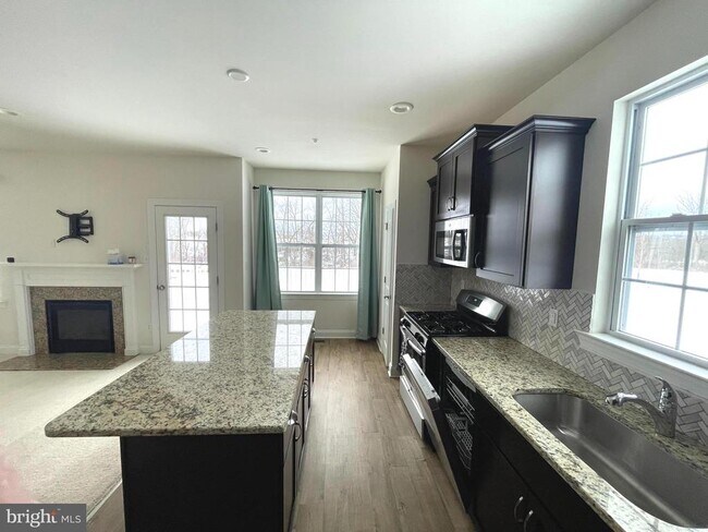 Building Photo - 365 W Boulder Dr