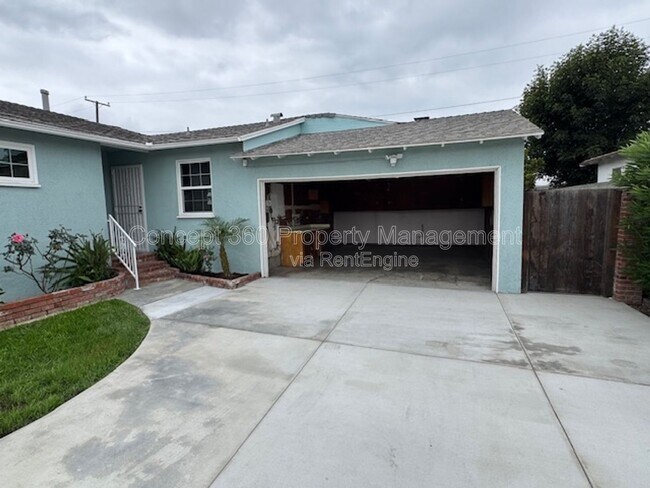 Building Photo - 20915 S Menlo Ave