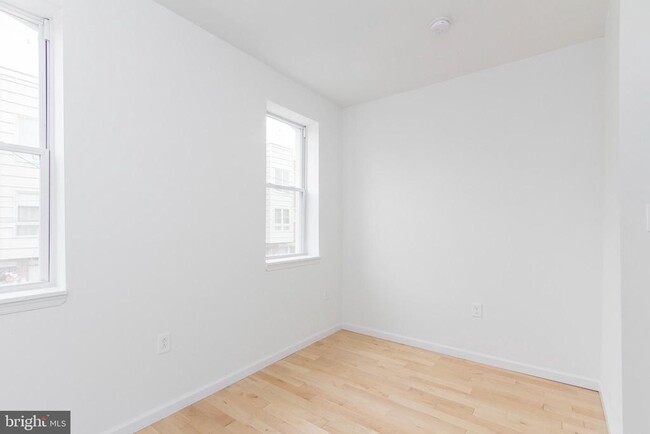 Building Photo - 2031 E Susquehanna Ave
