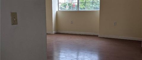 Building Photo - 643 E Broadway-