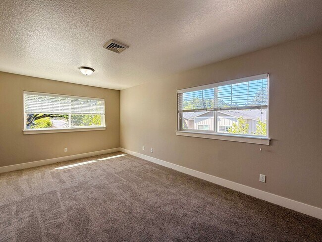 Building Photo - BIGFIR1069-1071