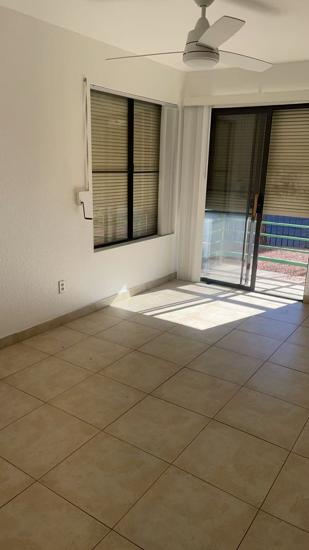 Building Photo - 440 Elm Dr