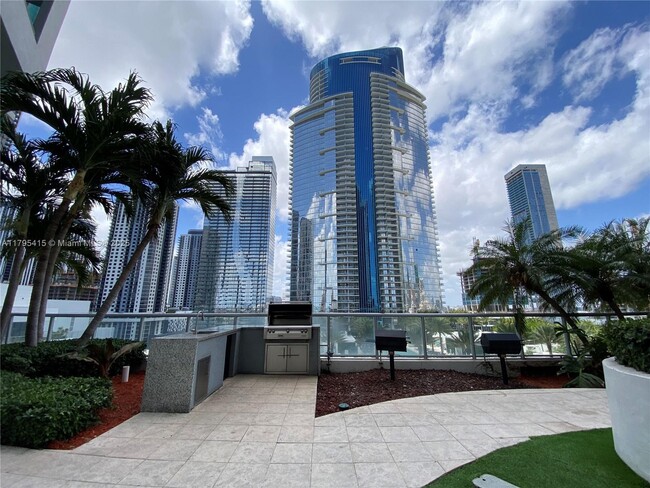 Building Photo - 888 Biscayne Blvd
