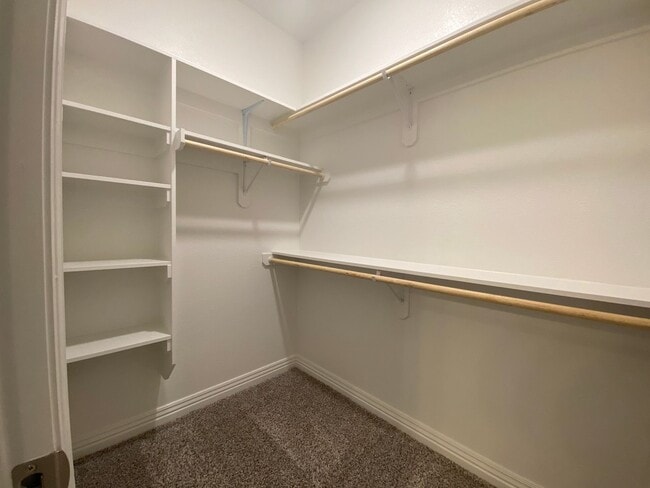 Building Photo - 2021 N Penelope Ln