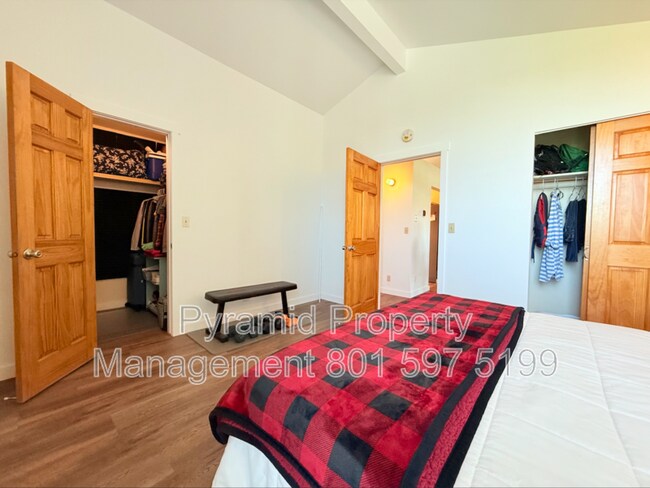 Building Photo - 251 S 700 E