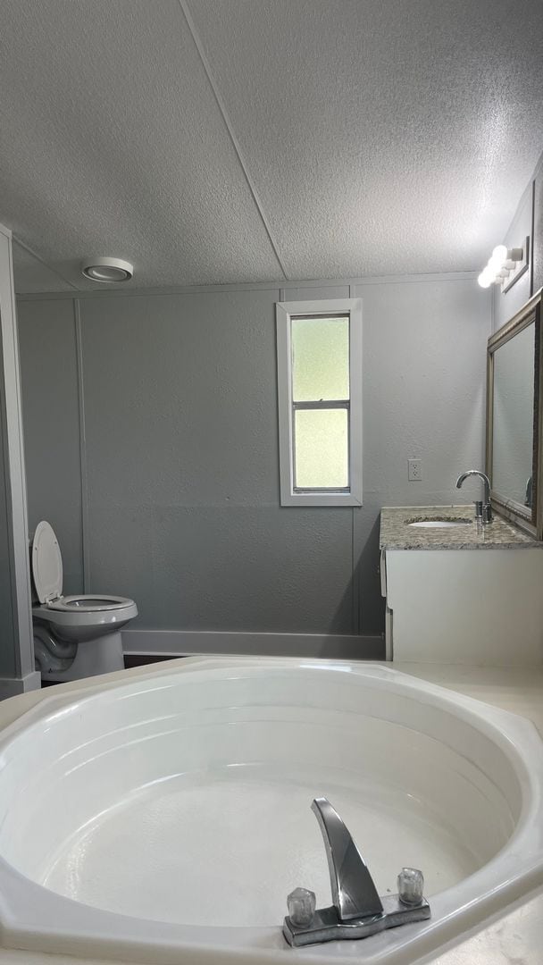Building Photo - 3 Bed, 2 Bath Mobile Home! HUD ACCEPTED!