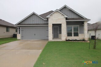 Building Photo - 2321 Aylesbury Dr