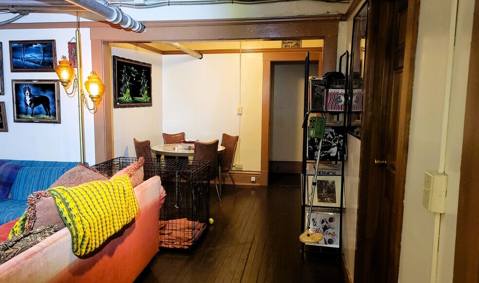 Building Photo - 1925 W 77th St