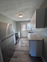 Building Photo - Available Now! | Fully Remodeled 2 Bed, 1 Bath