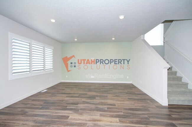 Building Photo - 2697 N Snowberry Dr