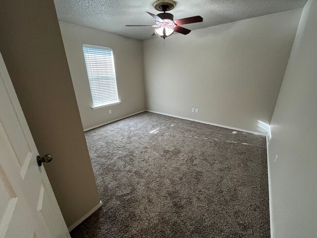 Building Photo - Cute Cottage