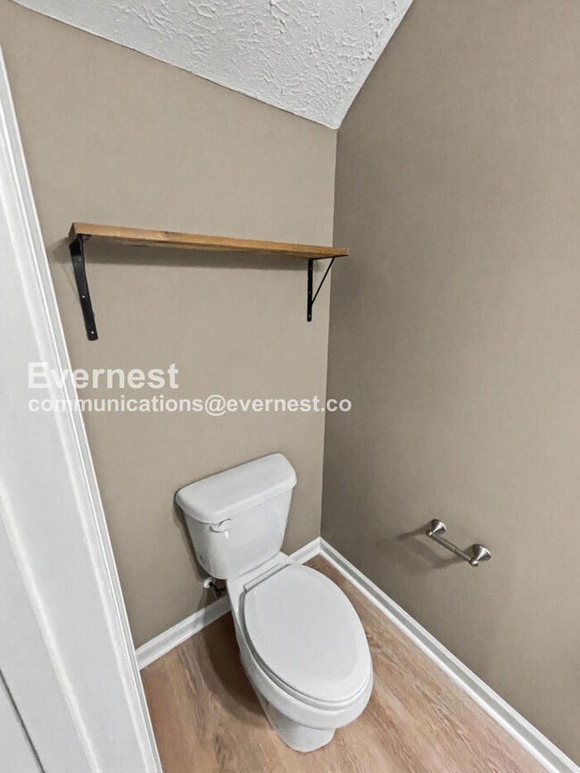 Building Photo - 1522 Sprucedale Dr