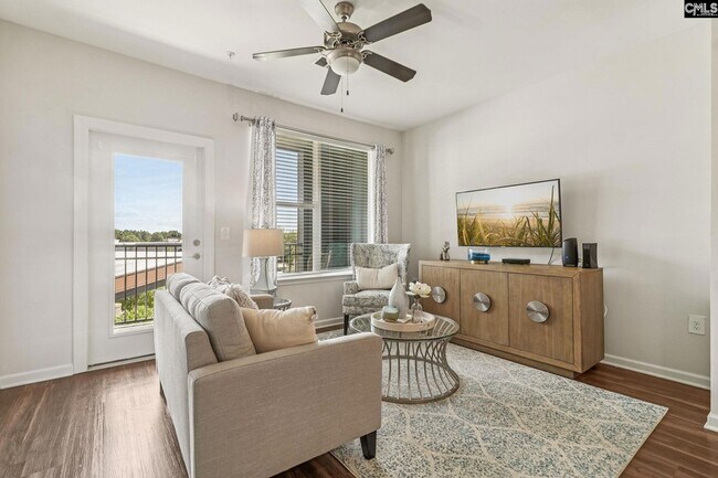 Building Photo - 440 Town Center Pl