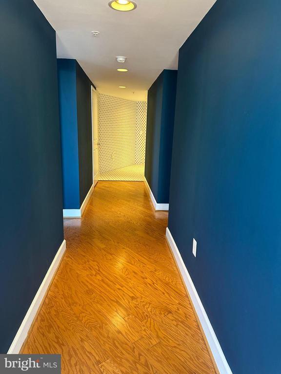 Building Photo - 1220 N Fillmore St