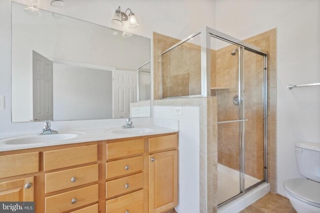 Building Photo - 200 Chesterbrook Ct
