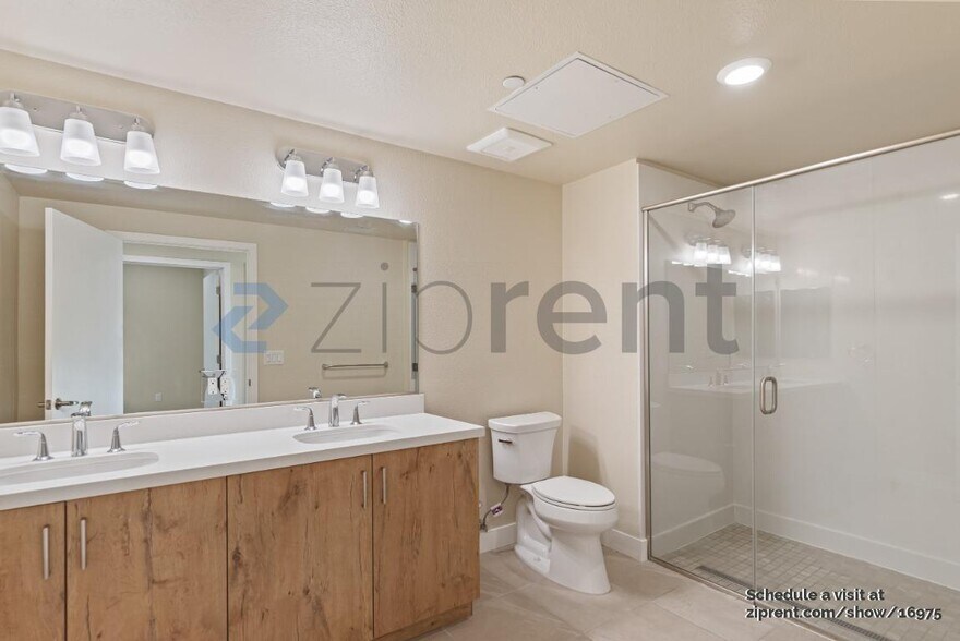 Building Photo - 1048 Monroe St