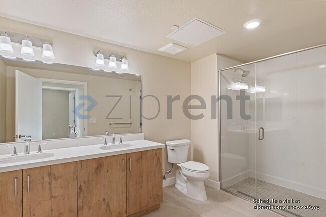 Building Photo - 1048 Monroe St