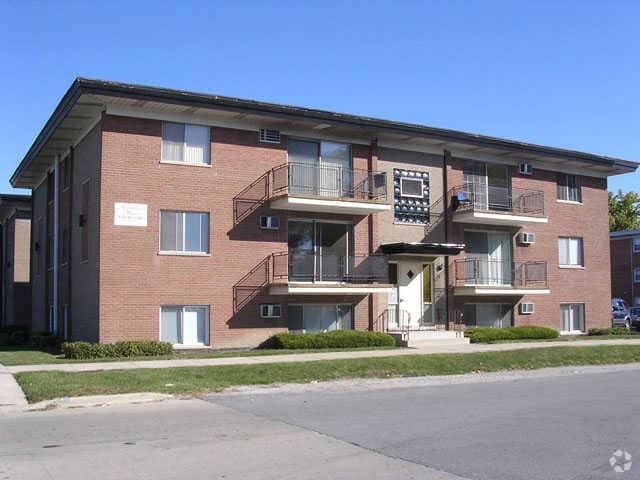 Primary Photo - Montclair Manor
