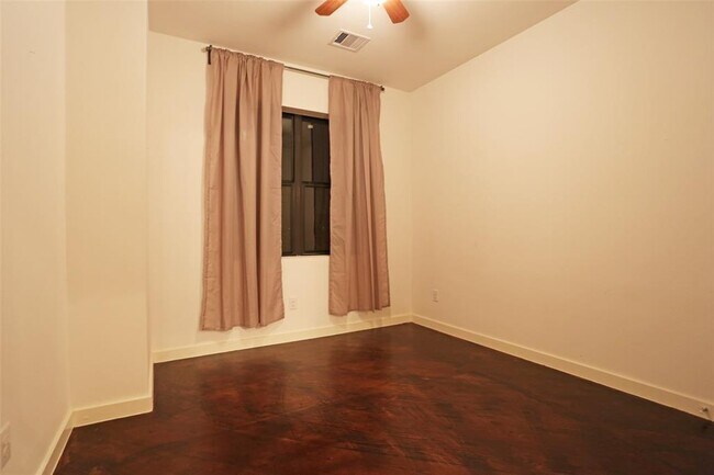 Building Photo - 4114 McKinney St