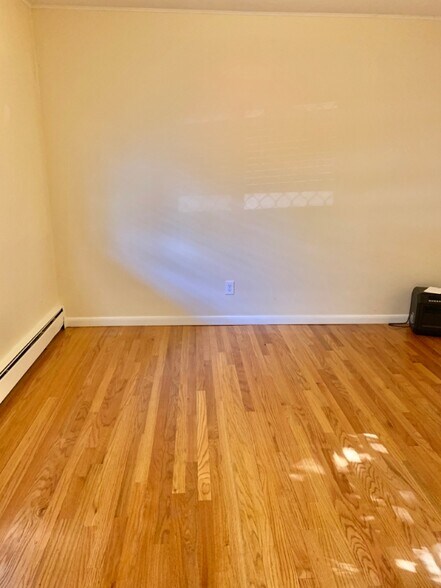 Building Photo - 77 Pitman St