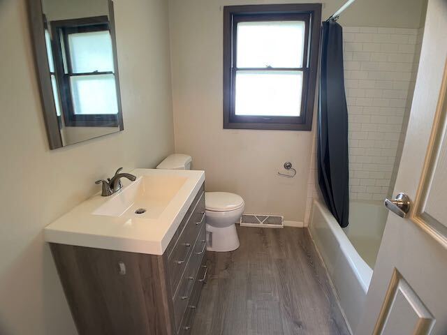 Building Photo - Duplex unit in Hanna City