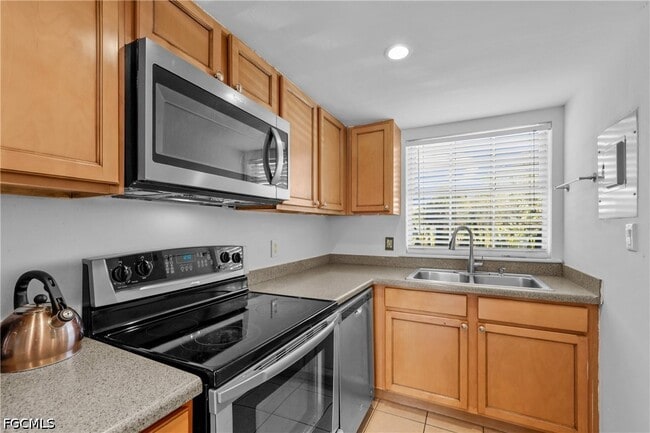 Building Photo - 864 Courtington Ln