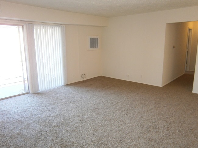 Building Photo - Landover Apartments