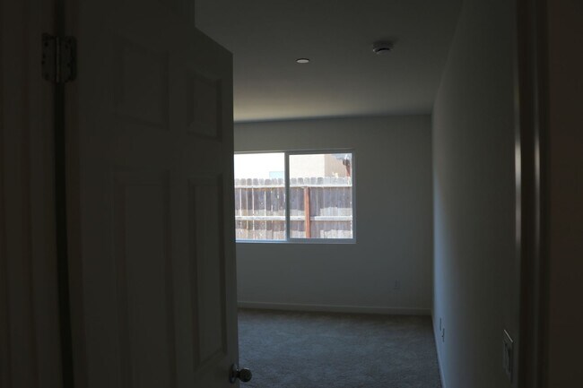 Building Photo - New 4 Bedroom with solar