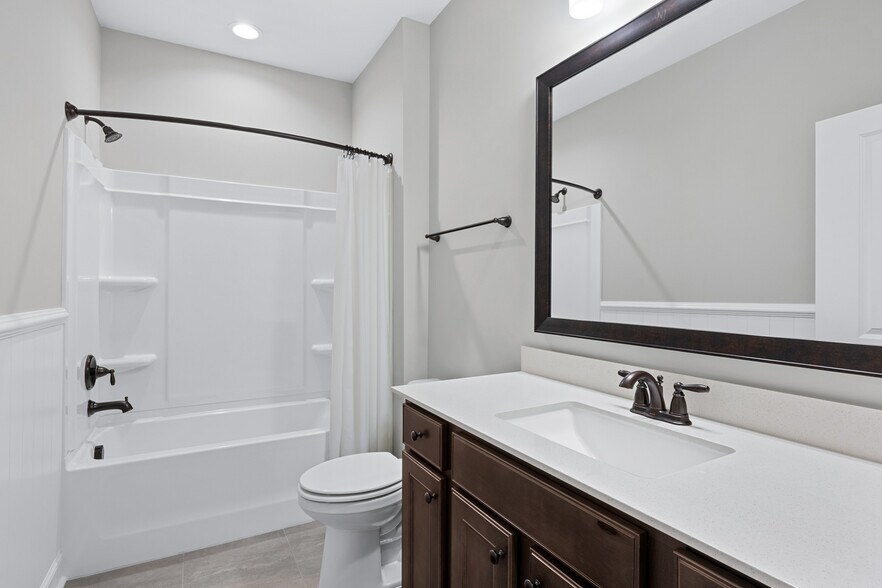 Building Photo - 686 Destiny Dr