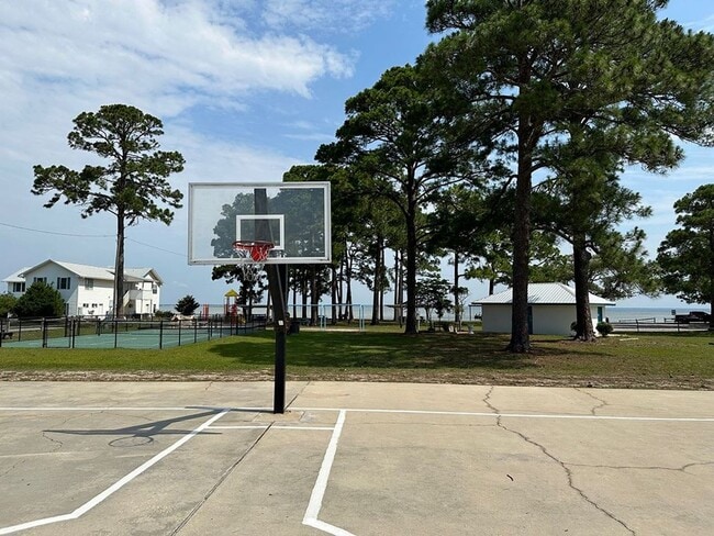 Building Photo - Live Near the Water – 3-Bedroom Home with ...