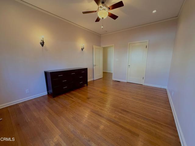 Building Photo - 590 S Oakland Ave