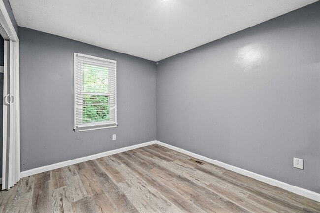 Building Photo - 715 Elder St