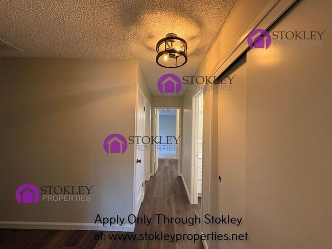 Building Photo - 18 Bonnie Pl